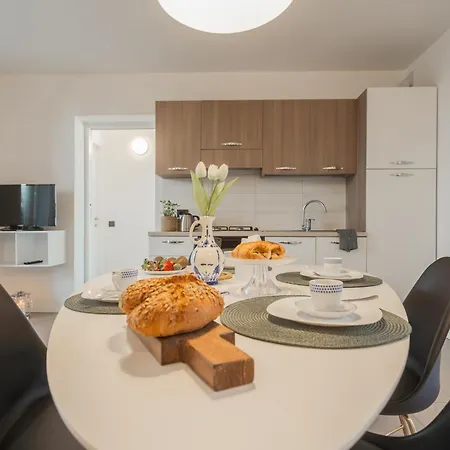 Ponente Balcony & Garden By Rent Appartamento