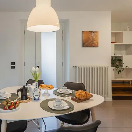 Ponente Balcony & Garden By Rent *